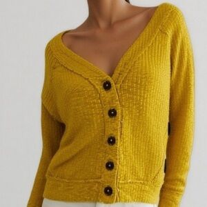 Two by Vince Camuto button down cardigan ❤️